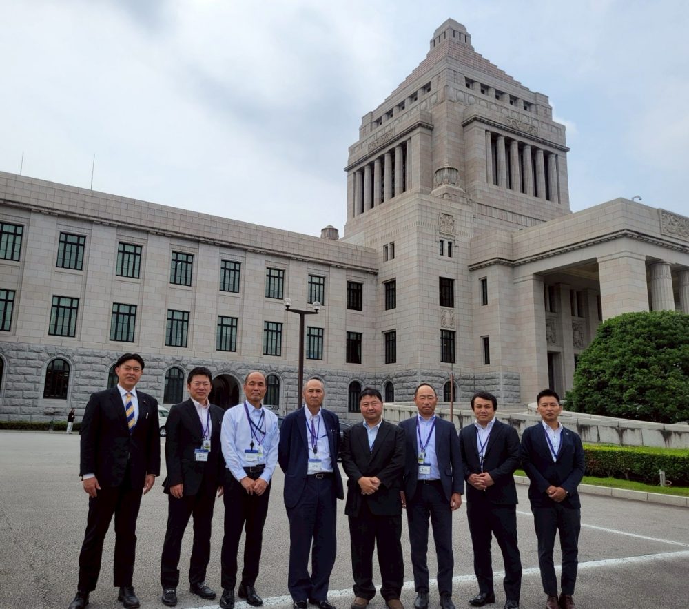 岐阜地協役員で国会見学を実施